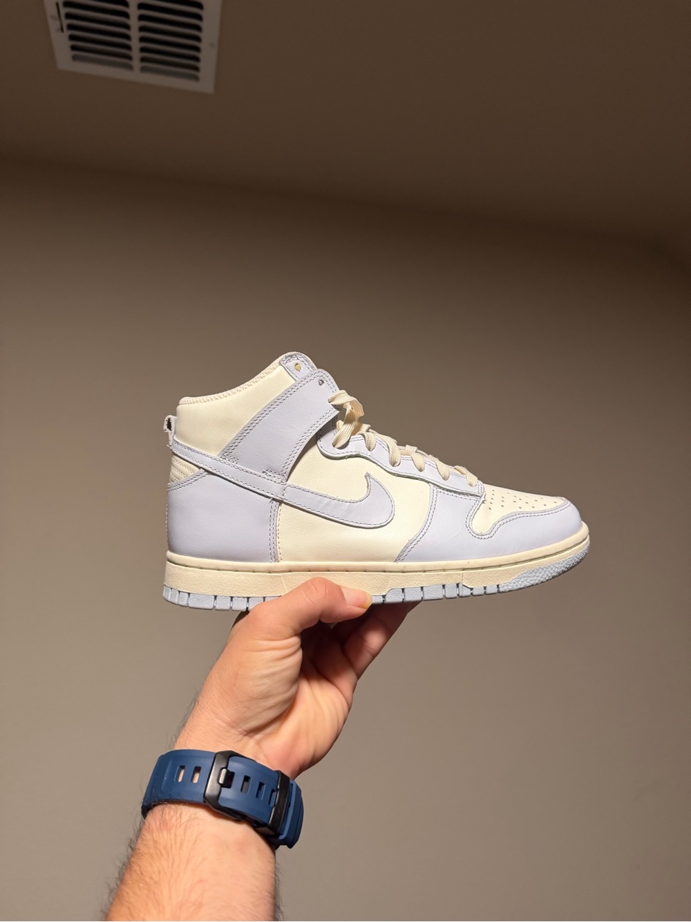 Nike Dunk High Women’s High-Top Sneakers in Cream & Light Gray